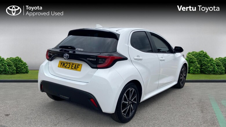 Toyota Yaris 1.5 Hybrid Design 5dr CVT Hybrid Hatchback